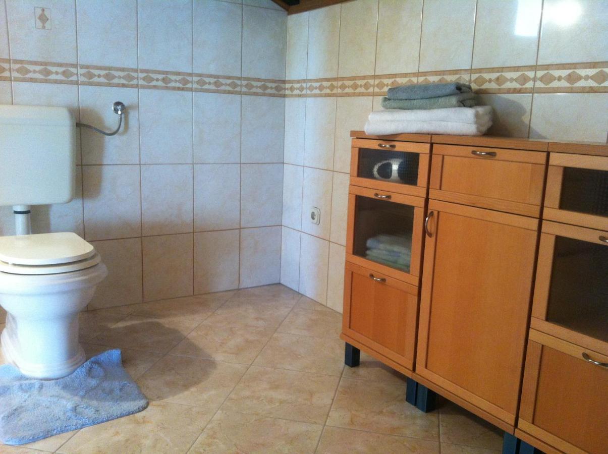 Apartment Preka Palit Eksteriør bilde