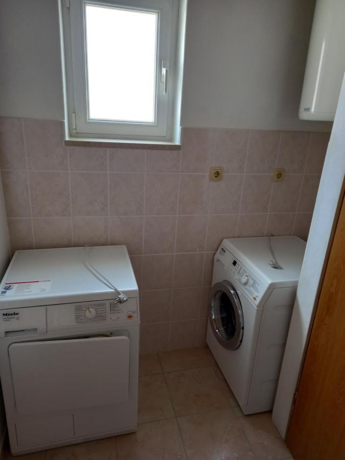 Apartment Preka Palit Eksteriør bilde