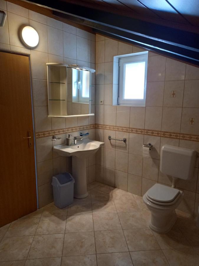 Apartment Preka Palit Eksteriør bilde