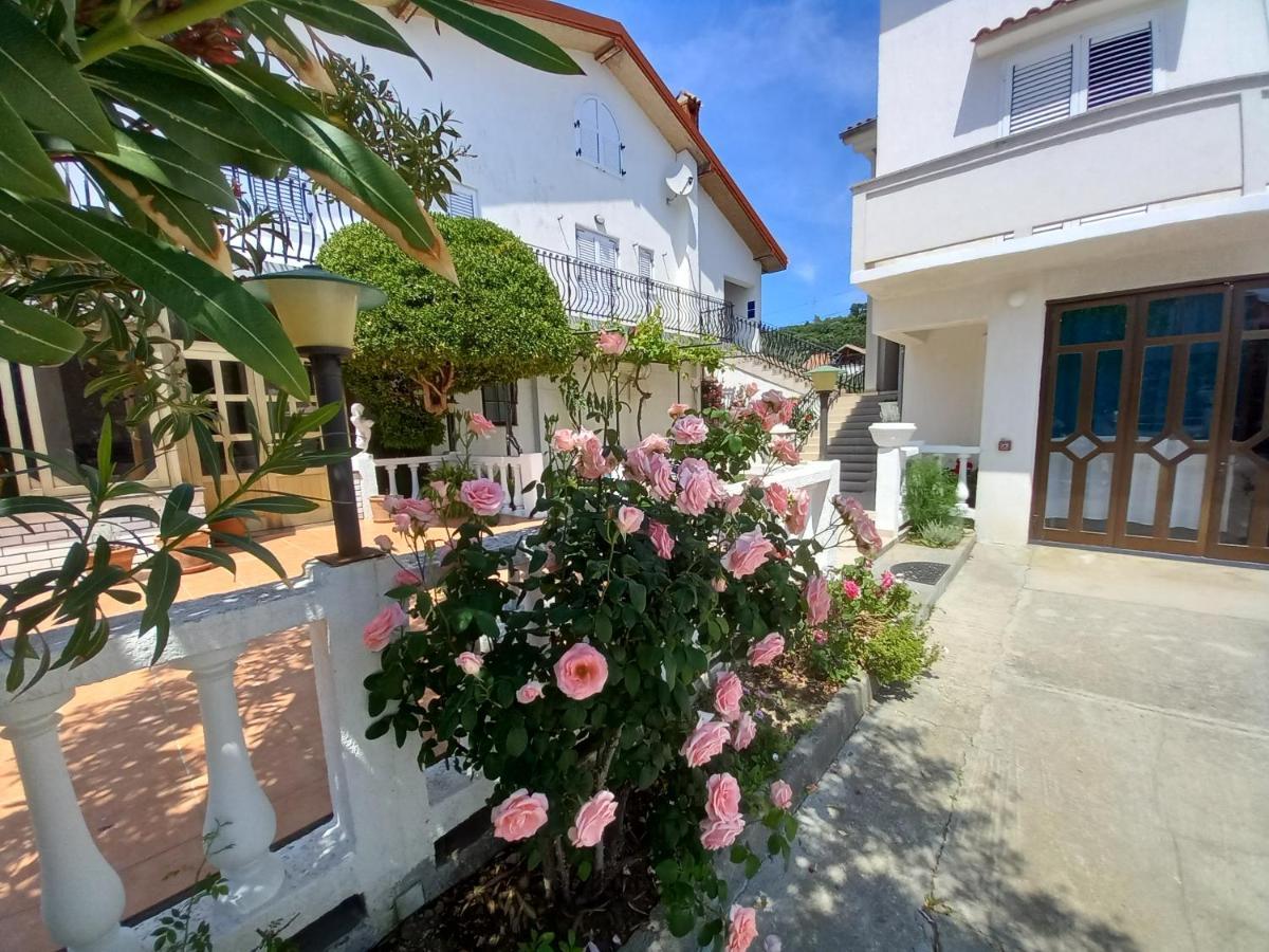 Apartment Preka Palit Eksteriør bilde